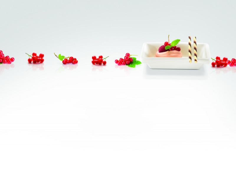 Assiette creuse carré ivoire porcelaine vitrifiée 26,7x26,7 cm Ska Rak
