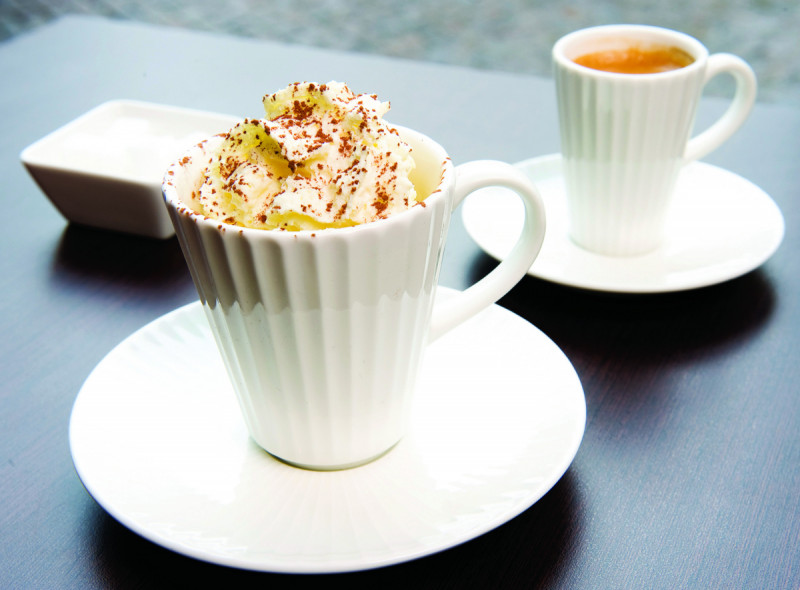 Sous-tasse à expresso rond ivoire porcelaine vitrifiée Ø 12,5 cm Metropolis Rak