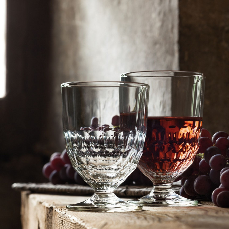Verre à pied verre pressé 23,7 cl Artois La Rochere