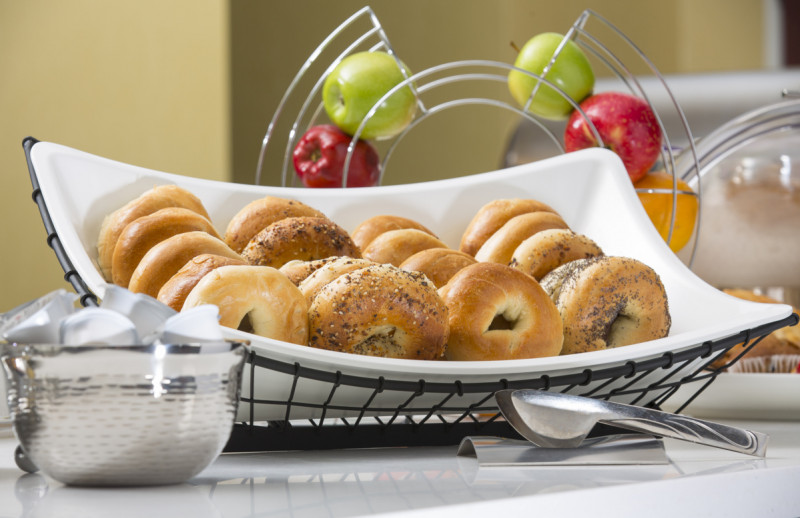 Corbeille ovale noir acier 23x10x5 cm Artisan Tablecraft
